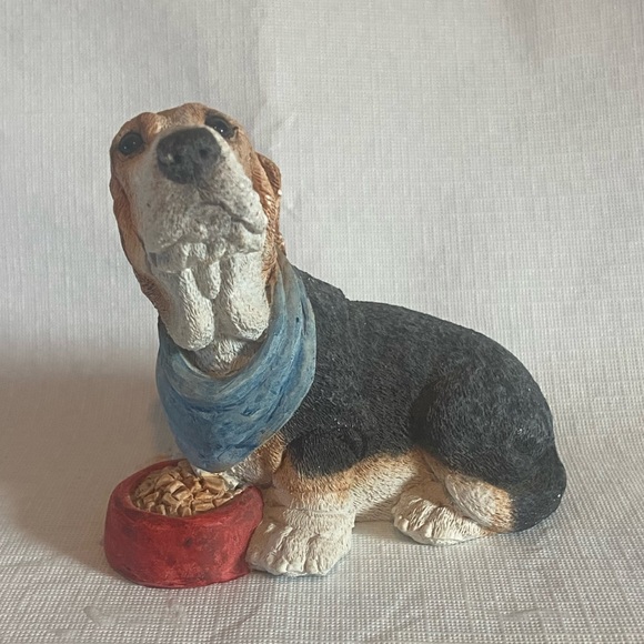 STONE CRITTERS  Majestic Basset Hound with Food Dish Figuine SC-362 - Picture 2 of 7